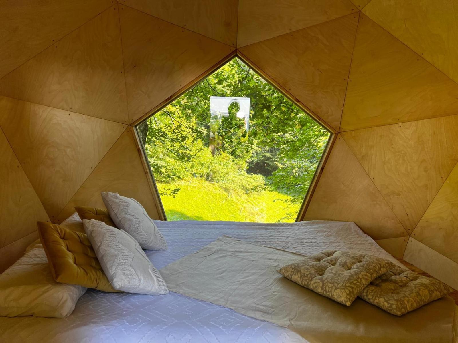 T'glamp Bee House * Rovte