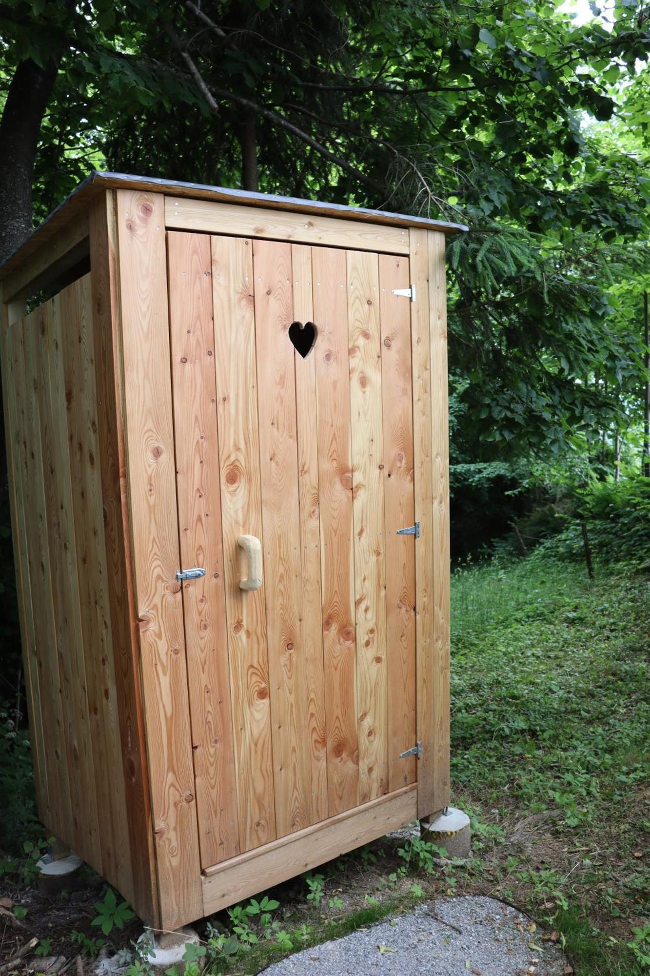 T'glamp Bee House Luksuzni šator Rovte